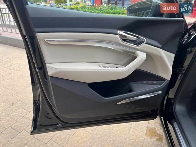 Чорний Ауді Q8 e-tron, об'ємом двигуна 0 л та пробігом 1 тис. км за 69900 $, фото 13 на Automoto.ua