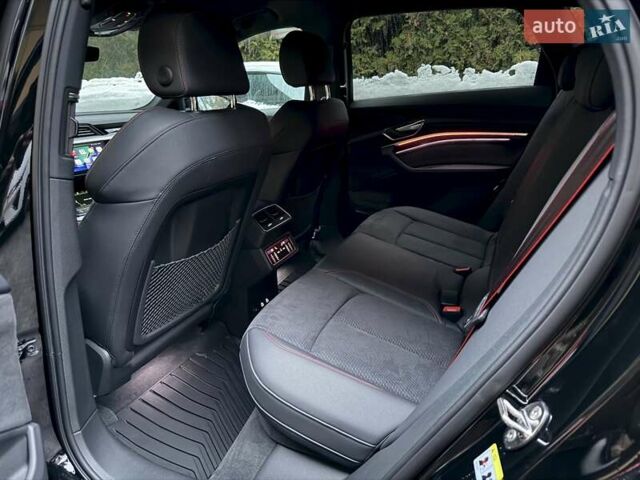 Черный Ауди Q8 e-tron, объемом двигателя 0 л и пробегом 32 тыс. км за 56700 $, фото 41 на Automoto.ua