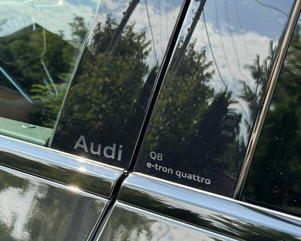 Чорний Ауді Q8 e-tron, об'ємом двигуна 0 л та пробігом 31 тис. км за 57900 $, фото 40 на Automoto.ua