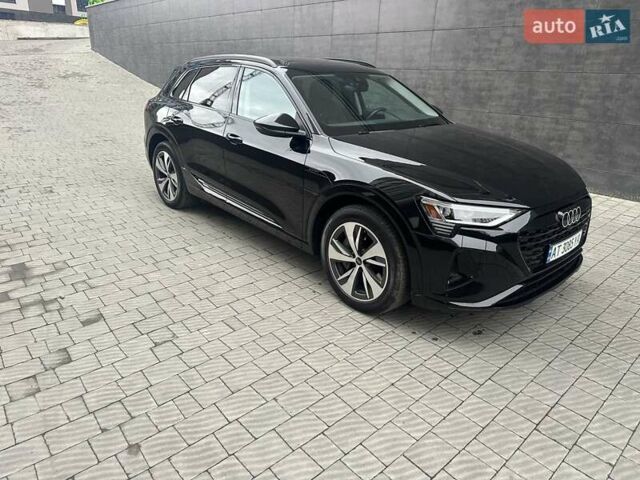 Черный Ауди Q8 e-tron, объемом двигателя 0 л и пробегом 17 тыс. км за 47300 $, фото 5 на Automoto.ua