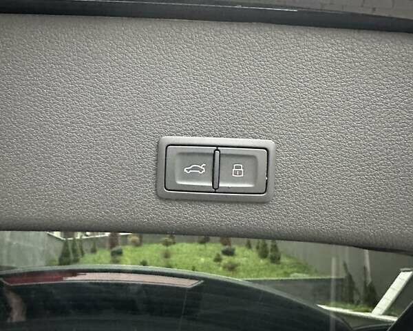 Черный Ауди Q8 e-tron, объемом двигателя 0 л и пробегом 27 тыс. км за 47900 $, фото 18 на Automoto.ua