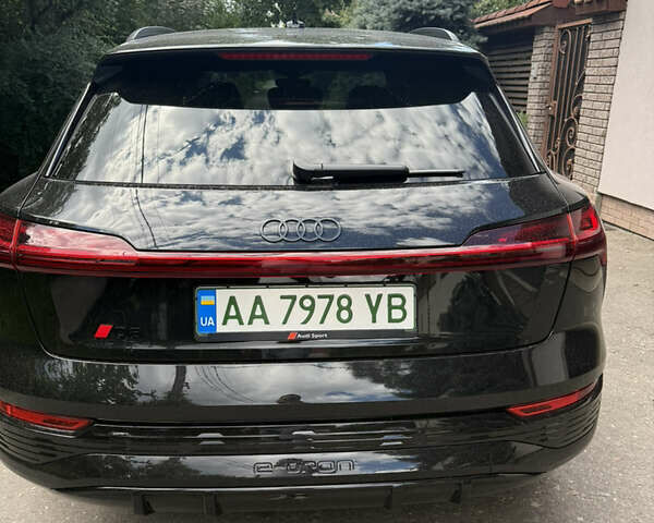 Чорний Ауді Q8 e-tron, об'ємом двигуна 0 л та пробігом 35 тис. км за 70000 $, фото 3 на Automoto.ua