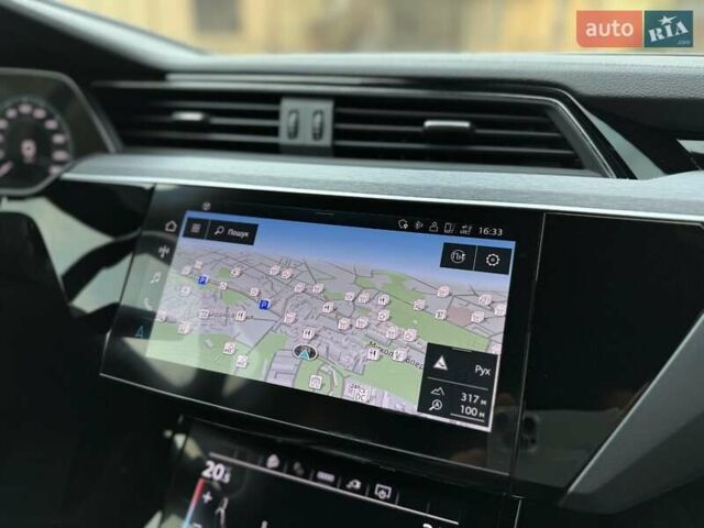 Чорний Ауді Q8 e-tron, об'ємом двигуна 0 л та пробігом 22 тис. км за 50999 $, фото 31 на Automoto.ua
