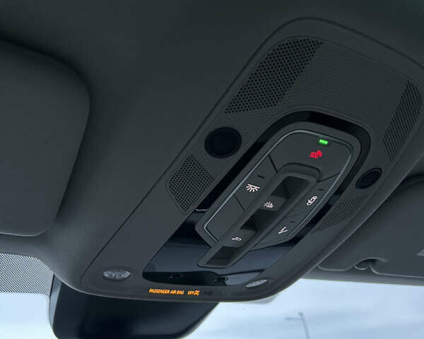 Чорний Ауді Q8 e-tron, об'ємом двигуна 0 л та пробігом 49 тис. км за 44200 $, фото 25 на Automoto.ua