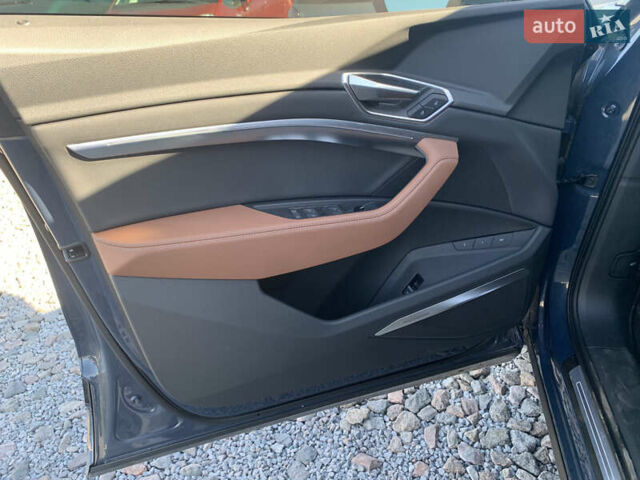 Чорний Ауді Q8 e-tron, об'ємом двигуна 0 л та пробігом 3 тис. км за 55000 $, фото 12 на Automoto.ua