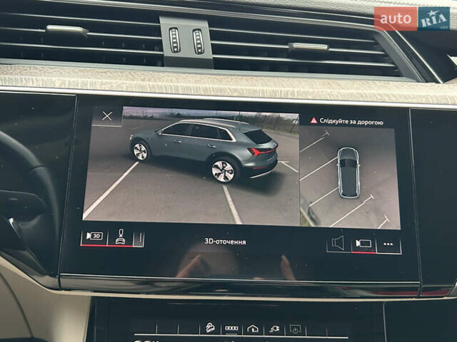 Чорний Ауді Q8 e-tron, об'ємом двигуна 0 л та пробігом 49 тис. км за 44200 $, фото 18 на Automoto.ua