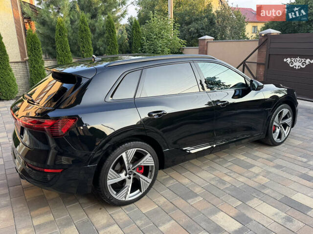 Чорний Ауді Q8 e-tron, об'ємом двигуна 0 л та пробігом 31 тис. км за 57900 $, фото 50 на Automoto.ua