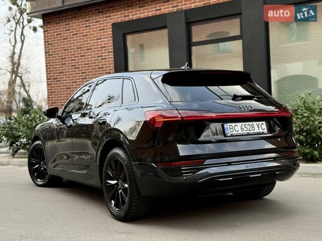 Чорний Ауді Q8 e-tron, об'ємом двигуна 0 л та пробігом 22 тис. км за 50999 $, фото 5 на Automoto.ua