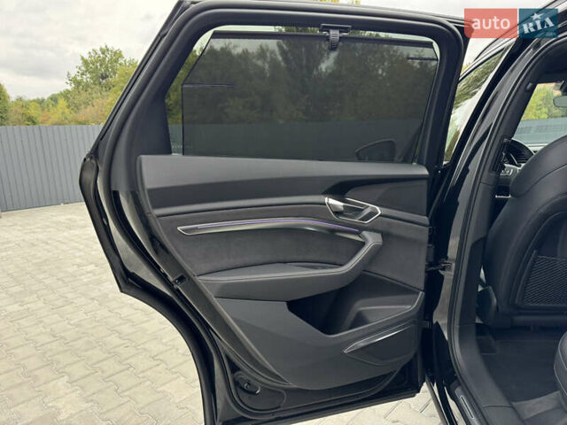 Ауді Q8 e-tron 2023 у Мукачеве на Automoto.ua Чорний Ауді Q8 e-tron, об'ємом двигуна 0 л та пробігом 38 тис. км за 64500 $, фото 33 на Automoto.ua