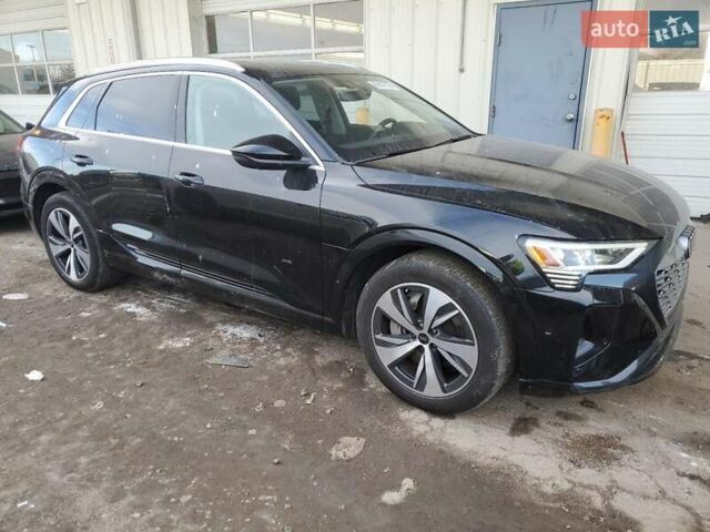 Чорний Ауді Q8 e-tron, об'ємом двигуна 0 л та пробігом 16 тис. км за 34000 $, фото 3 на Automoto.ua