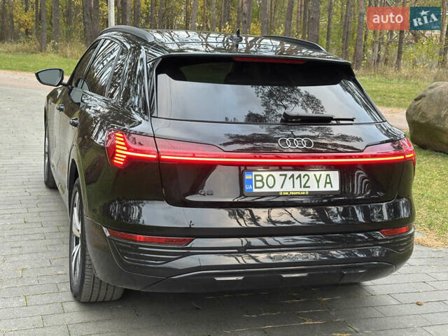 Чорний Ауді Q8 e-tron, об'ємом двигуна 0 л та пробігом 16 тис. км за 48500 $, фото 23 на Automoto.ua