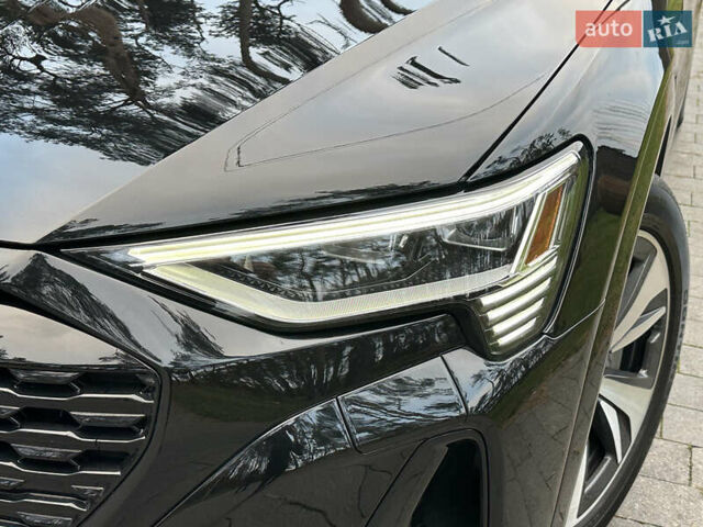 Чорний Ауді Q8 e-tron, об'ємом двигуна 0 л та пробігом 16 тис. км за 48500 $, фото 7 на Automoto.ua