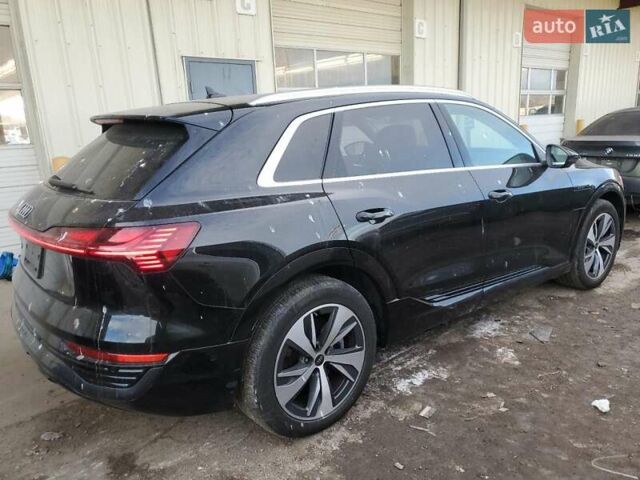 Чорний Ауді Q8 e-tron, об'ємом двигуна 0 л та пробігом 16 тис. км за 34000 $, фото 2 на Automoto.ua
