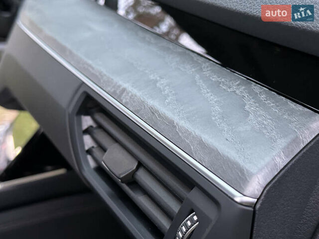 Чорний Ауді Q8 e-tron, об'ємом двигуна 0 л та пробігом 16 тис. км за 48500 $, фото 50 на Automoto.ua