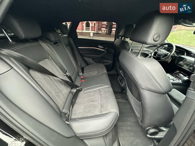 Чорний Ауді Q8 e-tron, об'ємом двигуна 0 л та пробігом 25 тис. км за 54000 $, фото 21 на Automoto.ua