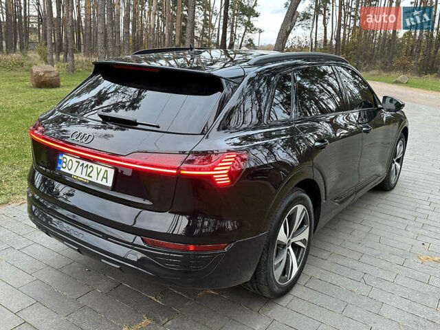 Чорний Ауді Q8 e-tron, об'ємом двигуна 0 л та пробігом 16 тис. км за 48500 $, фото 45 на Automoto.ua