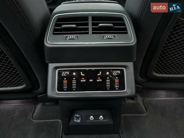 Чорний Ауді Q8 e-tron, об'ємом двигуна 0 л та пробігом 16 тис. км за 48500 $, фото 70 на Automoto.ua