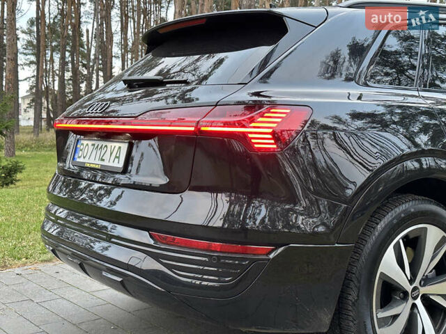 Чорний Ауді Q8 e-tron, об'ємом двигуна 0 л та пробігом 16 тис. км за 48500 $, фото 35 на Automoto.ua