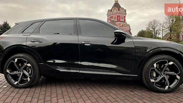Чорний Ауді Q8 e-tron, об'ємом двигуна 0 л та пробігом 25 тис. км за 54000 $, фото 10 на Automoto.ua