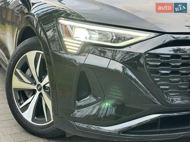 Чорний Ауді Q8 e-tron, об'ємом двигуна 0 л та пробігом 16 тис. км за 48500 $, фото 17 на Automoto.ua