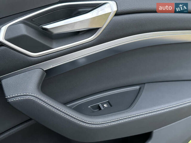 Чорний Ауді Q8 e-tron, об'ємом двигуна 0 л та пробігом 16 тис. км за 48500 $, фото 65 на Automoto.ua