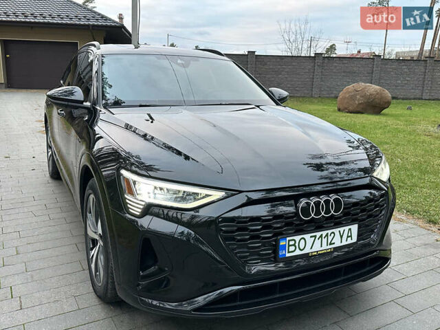 Чорний Ауді Q8 e-tron, об'ємом двигуна 0 л та пробігом 16 тис. км за 48500 $, фото 40 на Automoto.ua