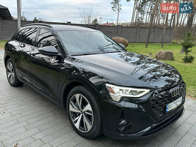 Чорний Ауді Q8 e-tron, об'ємом двигуна 0 л та пробігом 16 тис. км за 48500 $, фото 38 на Automoto.ua