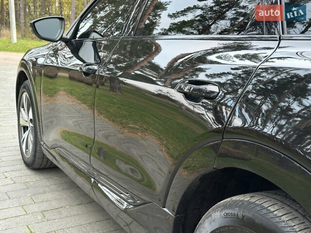 Чорний Ауді Q8 e-tron, об'ємом двигуна 0 л та пробігом 16 тис. км за 48500 $, фото 25 на Automoto.ua