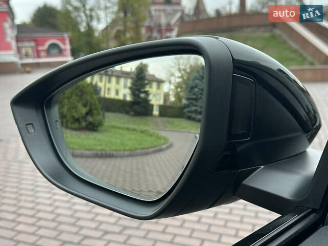 Чорний Ауді Q8 e-tron, об'ємом двигуна 0 л та пробігом 25 тис. км за 54000 $, фото 55 на Automoto.ua