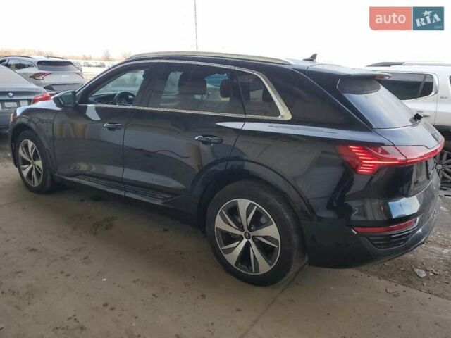 Чорний Ауді Q8 e-tron, об'ємом двигуна 0 л та пробігом 16 тис. км за 34000 $, фото 1 на Automoto.ua