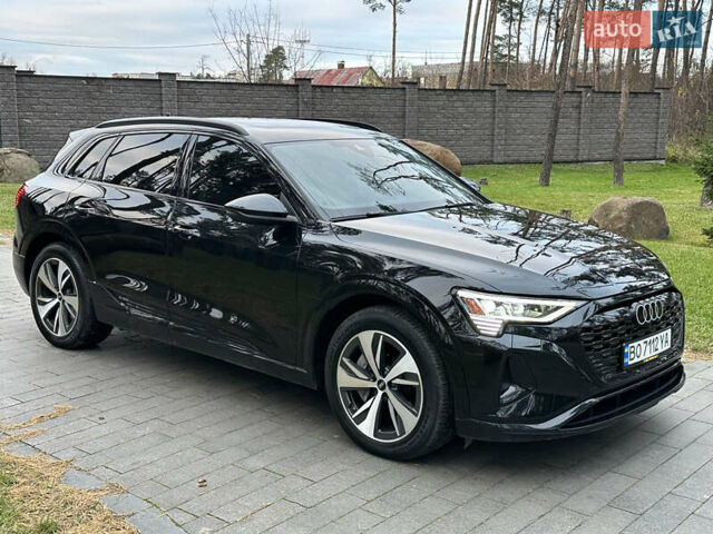 Чорний Ауді Q8 e-tron, об'ємом двигуна 0 л та пробігом 16 тис. км за 48500 $, фото 39 на Automoto.ua