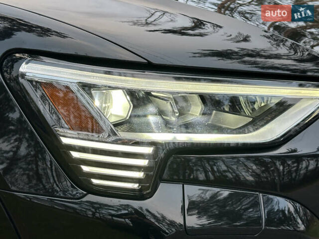 Чорний Ауді Q8 e-tron, об'ємом двигуна 0 л та пробігом 16 тис. км за 48500 $, фото 18 на Automoto.ua