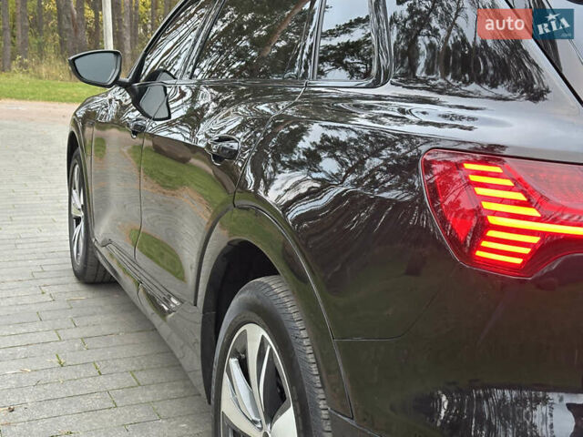 Чорний Ауді Q8 e-tron, об'ємом двигуна 0 л та пробігом 16 тис. км за 48500 $, фото 24 на Automoto.ua