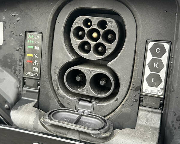 Ауді Q8 e-tron 2024 у Дніпро (Дніпропетровську) на Automoto.ua Чорний Ауді Q8 e-tron, об'ємом двигуна 0 л та пробігом 25 тис. км за 58000 $, фото 50 на Automoto.ua