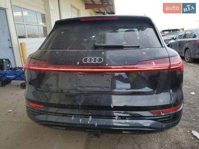 Чорний Ауді Q8 e-tron, об'ємом двигуна 0 л та пробігом 16 тис. км за 34000 $, фото 5 на Automoto.ua