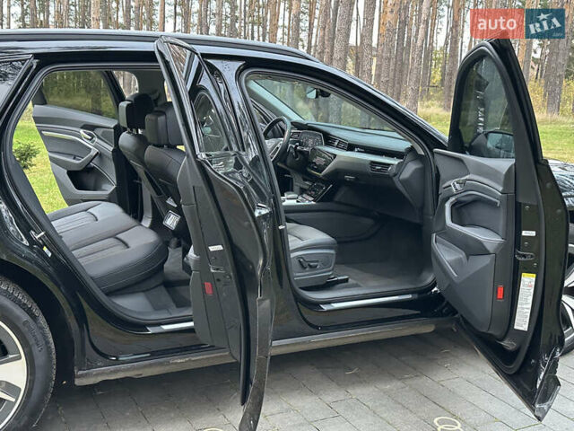 Чорний Ауді Q8 e-tron, об'ємом двигуна 0 л та пробігом 16 тис. км за 48500 $, фото 46 на Automoto.ua