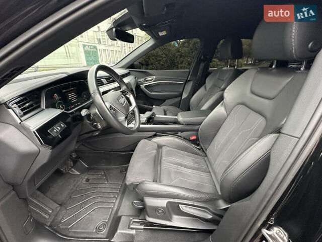 Чорний Ауді Q8 e-tron, об'ємом двигуна 0 л та пробігом 25 тис. км за 54000 $, фото 16 на Automoto.ua