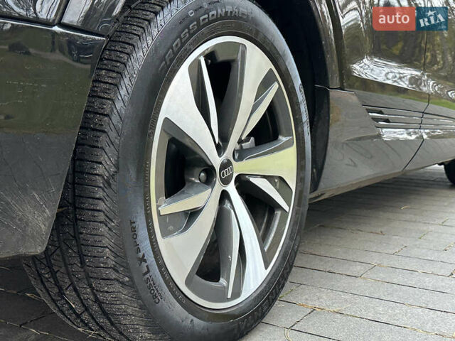 Чорний Ауді Q8 e-tron, об'ємом двигуна 0 л та пробігом 16 тис. км за 48500 $, фото 36 на Automoto.ua