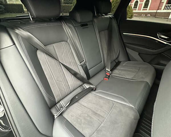 Ауді Q8 e-tron 2024 у Дніпро (Дніпропетровську) на Automoto.ua Чорний Ауді Q8 e-tron, об'ємом двигуна 0 л та пробігом 25 тис. км за 58000 $, фото 28 на Automoto.ua