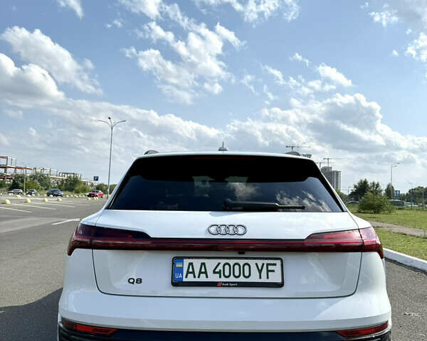 Ауди Q8 e-tron, объемом двигателя 0 л и пробегом 17 тыс. км за 57000 $, фото 8 на Automoto.ua