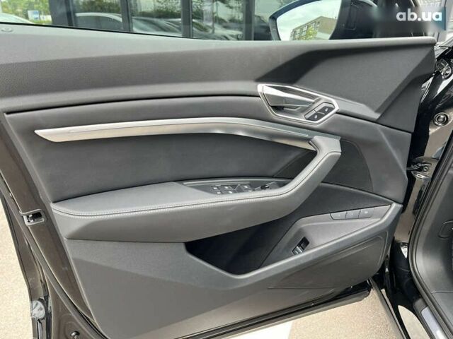 Ауди Q8 e-tron, объемом двигателя 0 л и пробегом 12 тыс. км за 56800 $, фото 22 на Automoto.ua