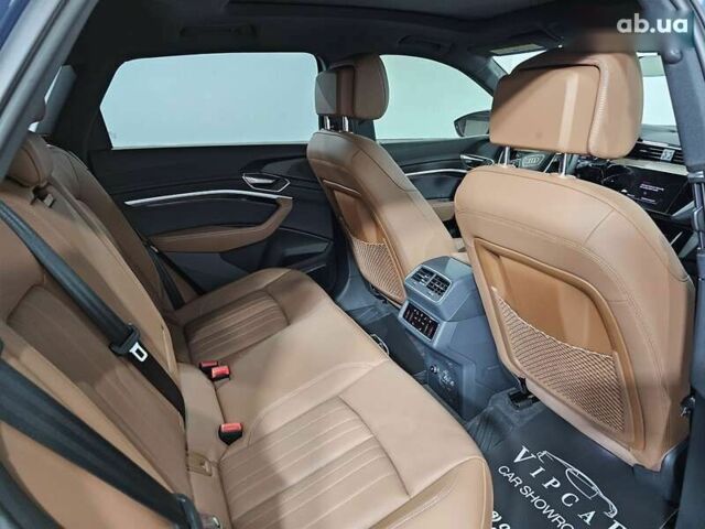 Ауди Q8 e-tron, объемом двигателя 0 л и пробегом 5 тыс. км за 48500 $, фото 14 на Automoto.ua