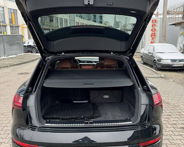 Ауді Q8 e-tron, об'ємом двигуна 0 л та пробігом 15 тис. км за 52500 $, фото 10 на Automoto.ua