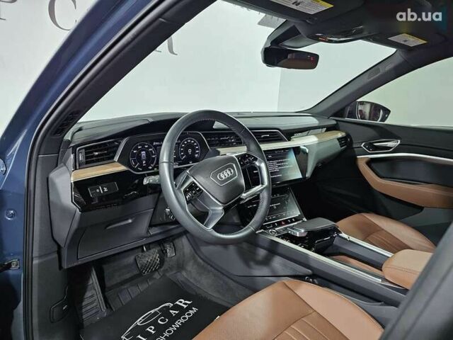 Ауди Q8 e-tron, объемом двигателя 0 л и пробегом 5 тыс. км за 48500 $, фото 22 на Automoto.ua