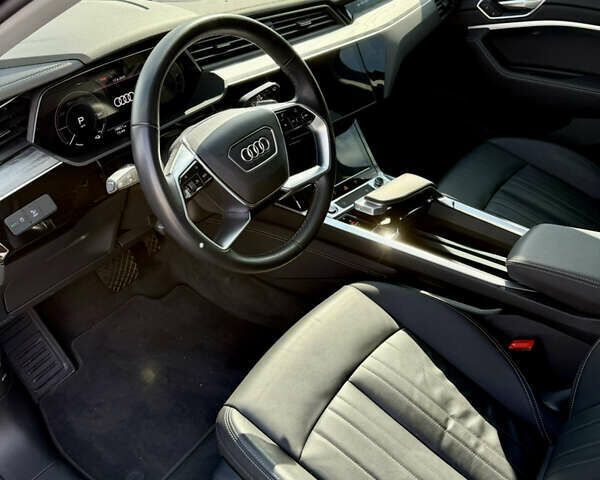 Ауди Q8 e-tron, объемом двигателя 0 л и пробегом 17 тыс. км за 57000 $, фото 11 на Automoto.ua