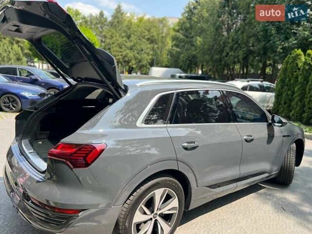 Ауди Q8 e-tron, объемом двигателя 0 л и пробегом 2 тыс. км за 53500 $, фото 5 на Automoto.ua