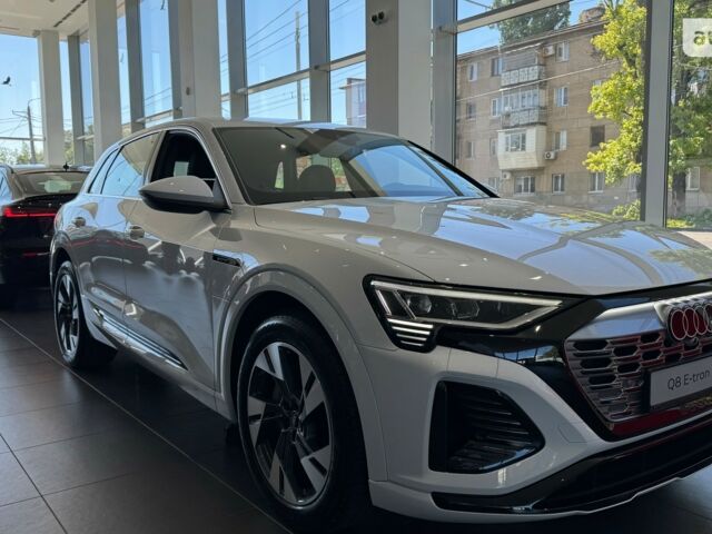 Ауди Q8 e-tron, объемом двигателя 0 л и пробегом 0 тыс. км за 75262 $, фото 2 на Automoto.ua