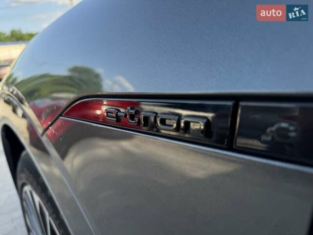 Серый Ауди Q8 e-tron, объемом двигателя 0 л и пробегом 14 тыс. км за 55900 $, фото 22 на Automoto.ua