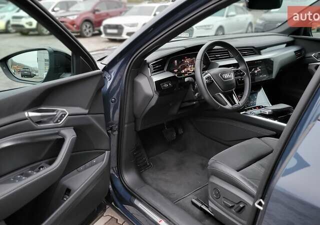 Сірий Ауді Q8 e-tron, об'ємом двигуна 0 л та пробігом 21 тис. км за 48500 $, фото 12 на Automoto.ua