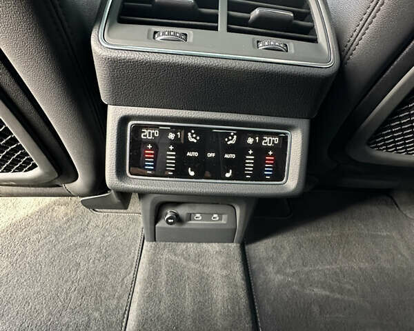 Сірий Ауді Q8 e-tron, об'ємом двигуна 0 л та пробігом 16 тис. км за 47500 $, фото 45 на Automoto.ua